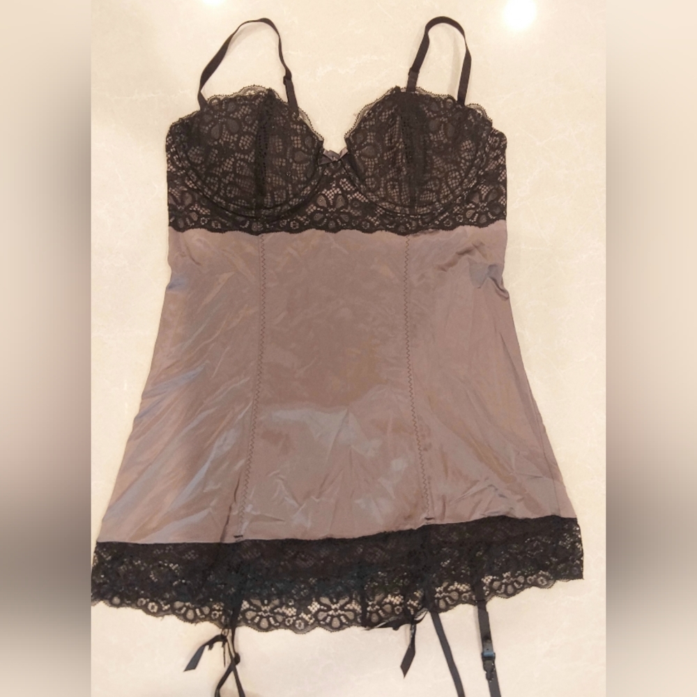 Vintage Fredricks of hollywood Sexy stretch satin chemise with removable garters